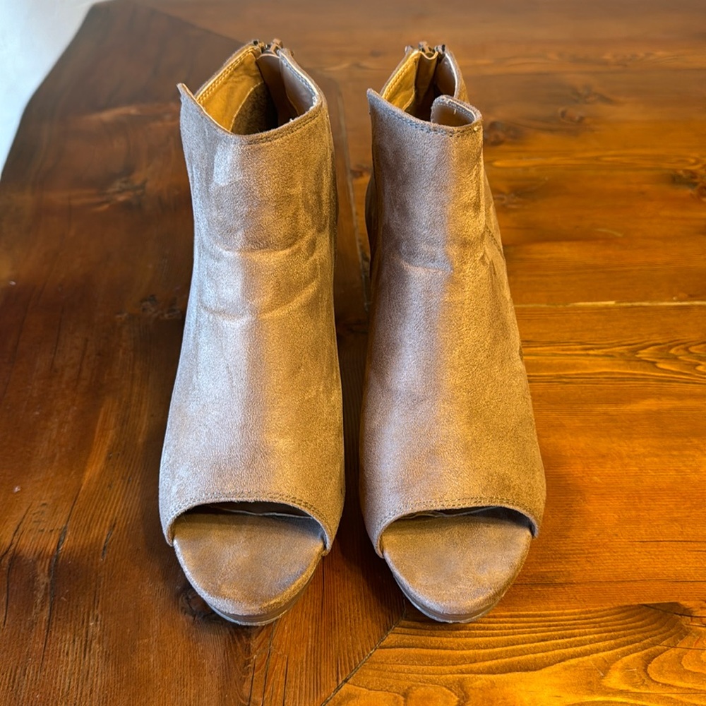 Steven Ella Peep Toe Shoe size 9